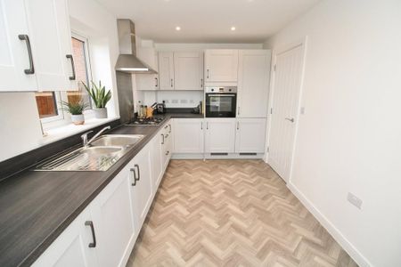 3 bedroom detached house to rent - Photo 5