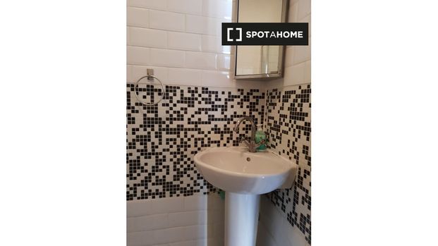 Studio apartment for rent in Dublin - Photo 1