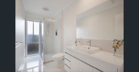 LUXURY VILLA INCLUDING ALL UTILITIES!! - Photo 5