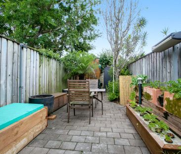 Renovated Three-Bedroom Terrace Opposite Camperdown Memorial Park - Photo 5