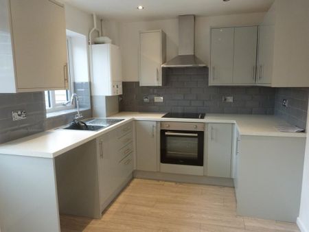 2 bedroom terraced house to rent - Photo 5