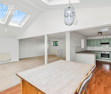 4 bedroom end of terrace house to rent - Photo 2