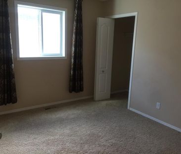 Almost 2000 sqft 2 Storey Home w/ Sunny West Backyard in Panorma Hills - Photo 5