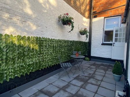 18 Lisburn Avenue, Belfast, BT9 7FX - Photo 3