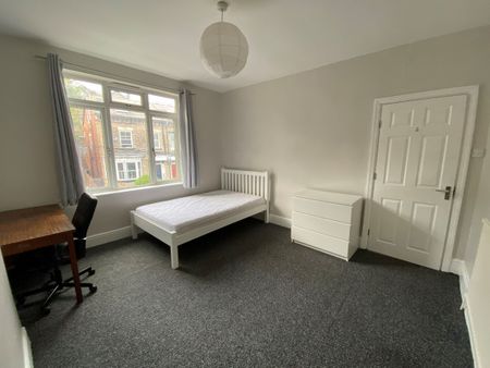 5 bedroom house share to rent - Photo 2