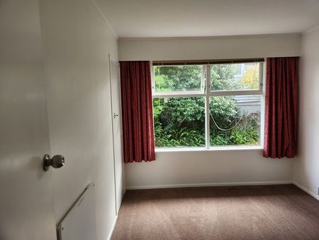 Cozy 3 bedroom house in a good neighbourhood - Photo 3