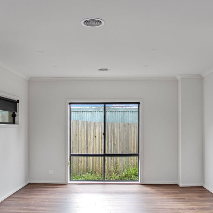 BRAND NEW FIVE BEDROOM, TWO-STOREY FAMILY HOME - Photo 1