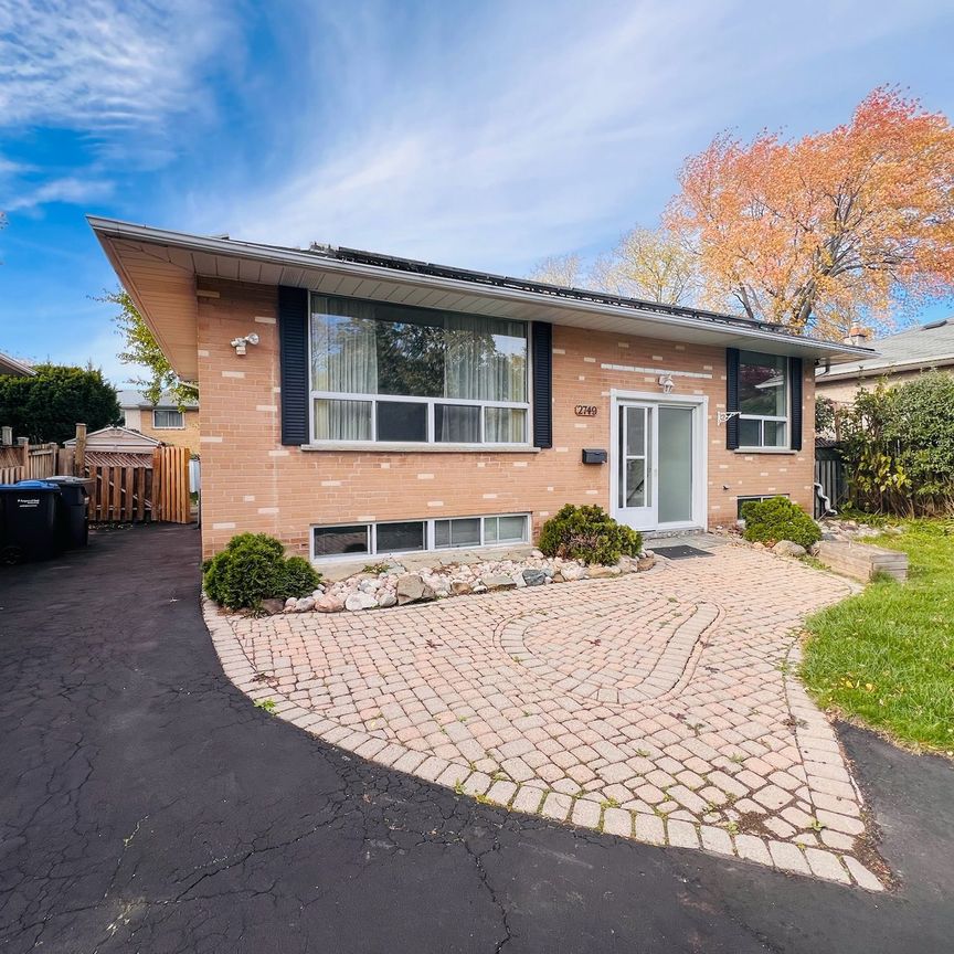 For Lease - 2749 Truscott Drive, Mississauga, Ontario - Photo 1