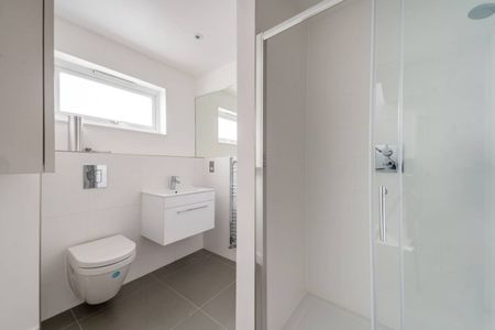 Room in a Shared House, Church Road, CR4 - Photo 2