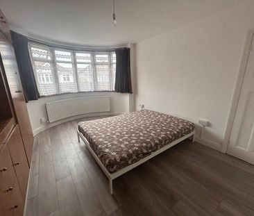 Room in a Shared House, Kathleen Avenue, HA0 - Photo 5