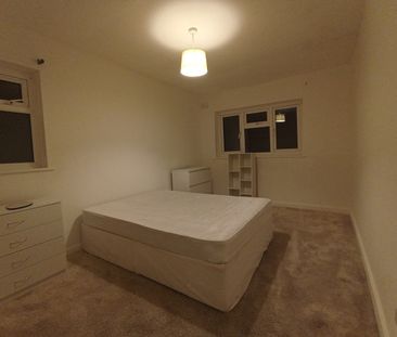 2 Bed Flat, Goodall Road, E11 - Photo 3