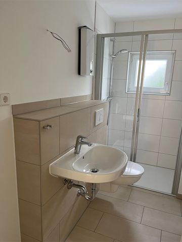 Wünschen Sie sich helle Räume, moderne Ausstattung und einen Balkon mit Blick ins Grüne? - Foto 2