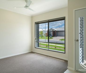 Brand New 4 Bedder Family House unbeatable LOW price $630 pw - Photo 1