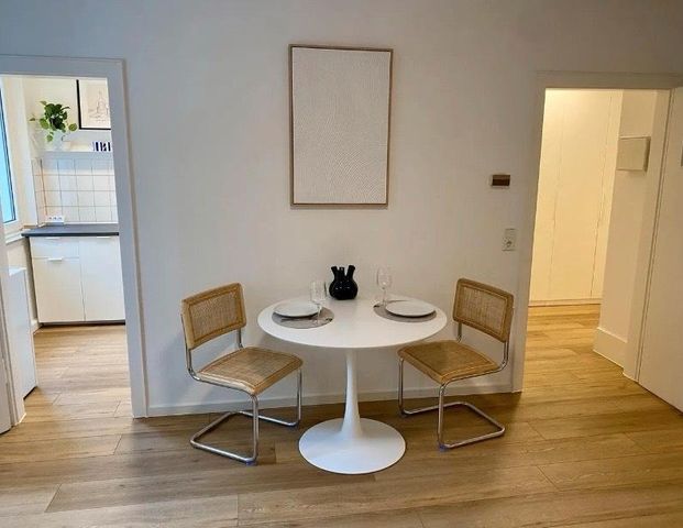 Renovierte 1-Zimmer-Wohnung mit neuer Küche und Möblierung - Foto 1