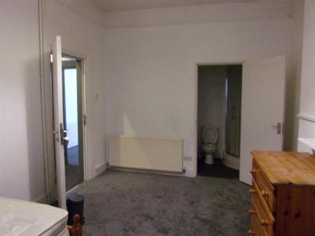 5 bedroom semi-detached house to rent - Photo 5