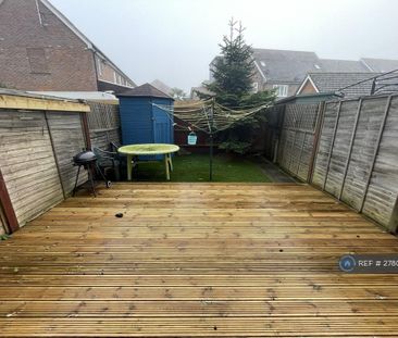 1 bedroom in a house share to rent - Photo 3