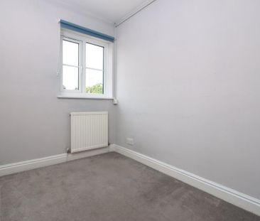 3 bedroom detached house to rent - Photo 2