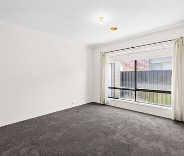 7 Torbreck Avenue, South Morang VIC 3752 - House For Rent | Domain - Photo 2