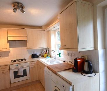 3 bedroom semi-detached house to rent - Photo 4