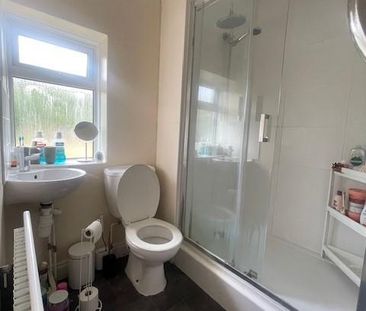 4 bedroom semi-detached house to rent - Photo 1