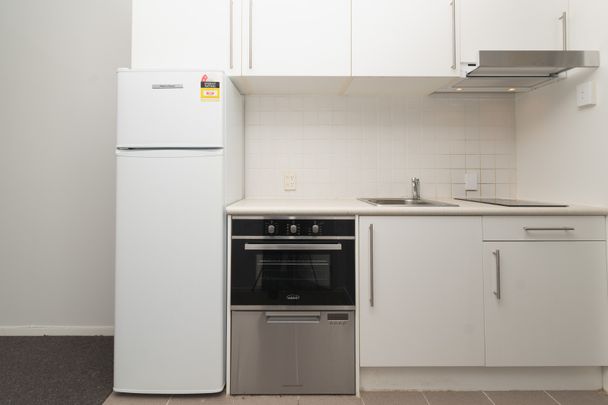 Large one bedroom apartment - Photo 1