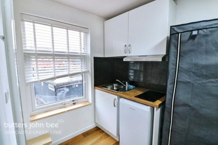 Studio to rent - Photo 3