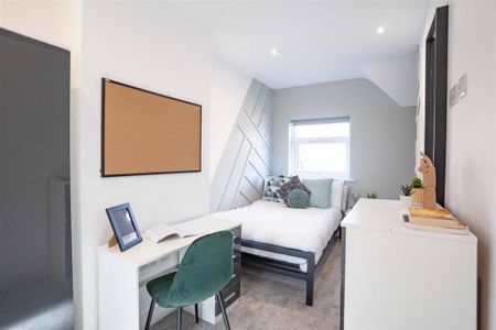 6 bedroom terraced house to rent - Photo 3