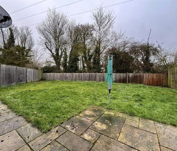 2 bedroom bungalow to rent - Photo 2
