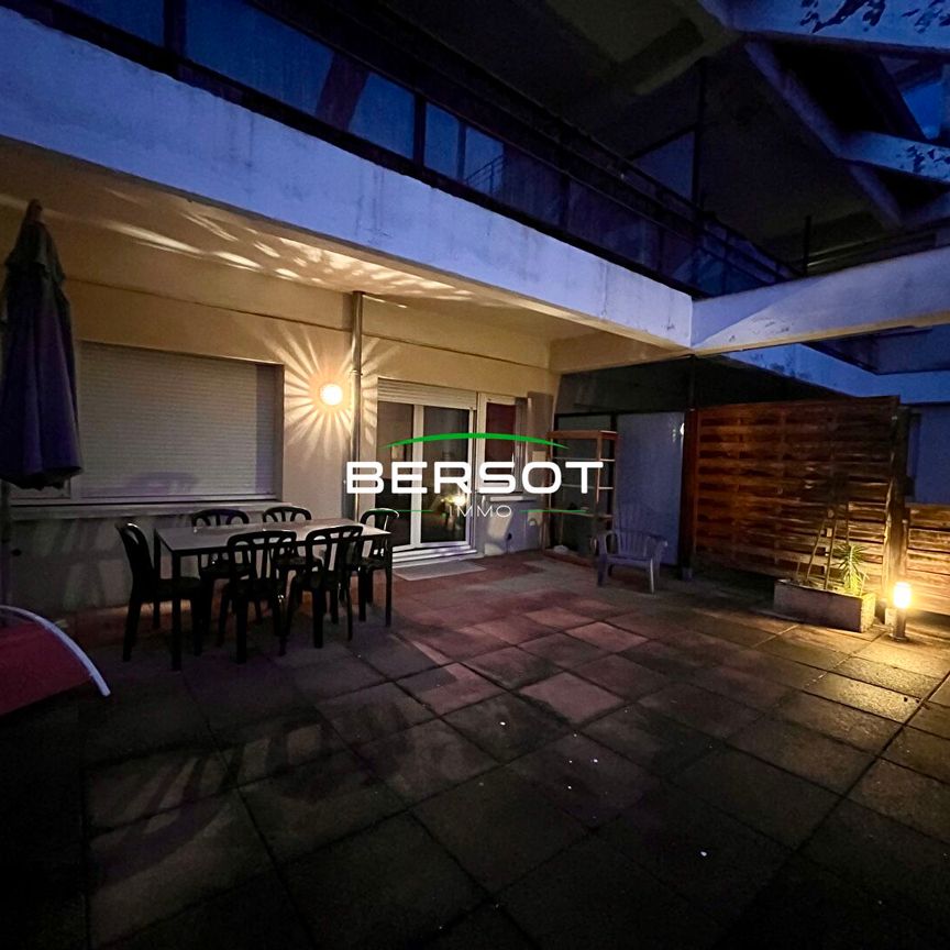 Appartement T2 bis meublé avec terrasse et place de parking - Photo 1