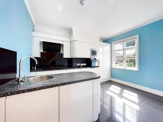 Bicester Road, Aylesbury - Photo 1