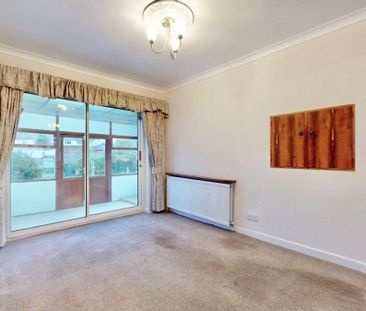 Stanwell Gardens, TW19, Surrey - Photo 3