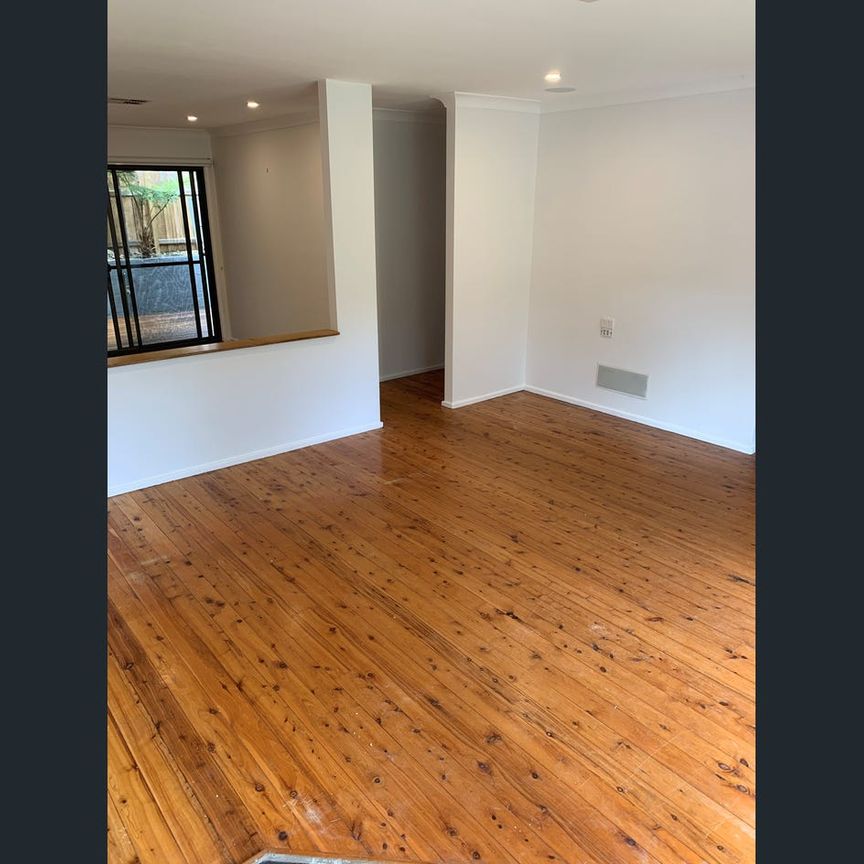 WALK TO STATION - NEAT & TIDY - Photo 1