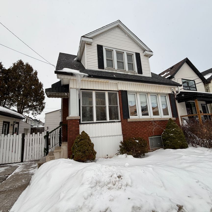 For Lease - 69 Roxborough Avenue Unit# Upper, Hamilton, Ontario - Photo 1