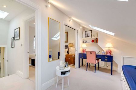 Charming 4 bedroom family home off Battersea Square. - Photo 5