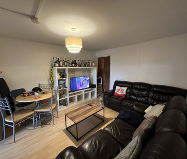 Fountayne House, Lawrence Square - P10024 - Photo 2