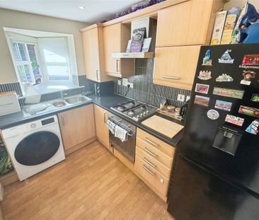 2 bedroom terraced house to rent - Photo 2