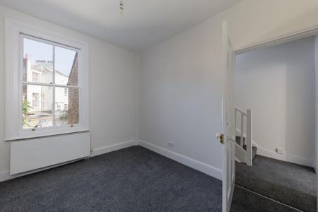 4 bedroom terraced house to rent - Photo 5