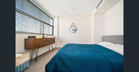 SUPERB LOCATION IN BOUTIQUE BUILDING - Photo 2