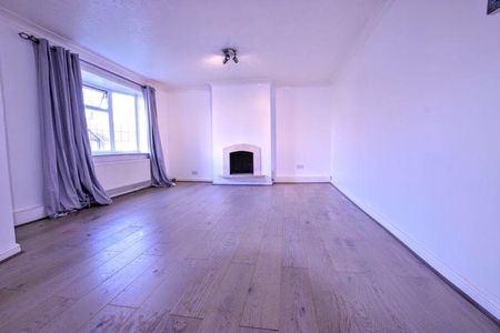 3 bedroom end of terrace house to rent - Photo 2