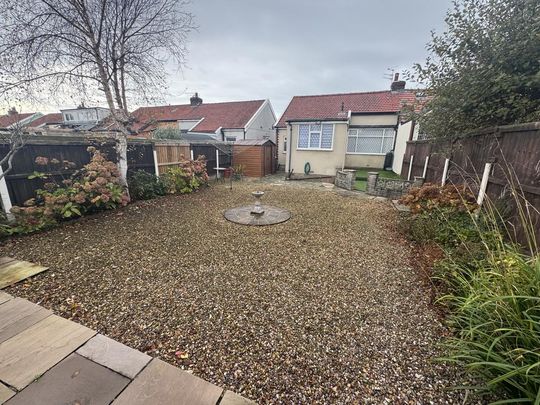 2 bedroom semi-detached bungalow to rent - Photo 1