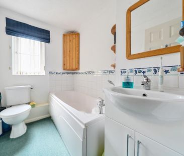 3 bedroom detached house to rent - Photo 2