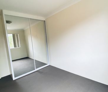 BEAUTIFUL 2 BEDROOM UNIT 700M TO YAGOONA STATION - Photo 5