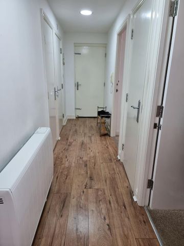 2 bedroom ground floor flat to rent - Photo 2