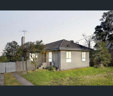 Spacious Family Home in Reservoir - Photo 5