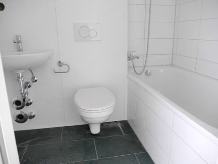 Schöne 2-Zimmer-Wohnung mit Skyline-Blick in Maintal-Bischofsheim zu vermieten - Foto 4