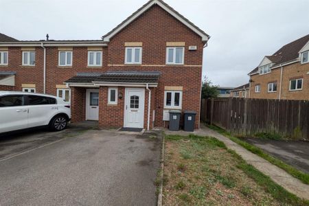 3 bedroom semi-detached house to rent - Photo 3