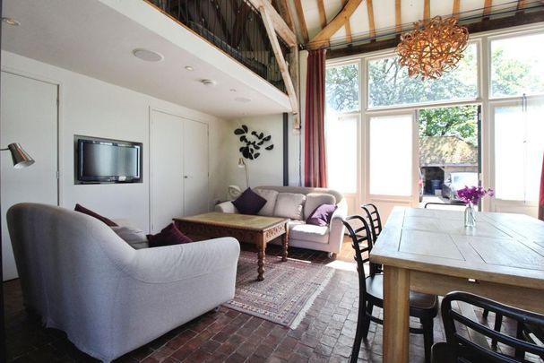 2 bedroom barn conversion to rent - Photo 1