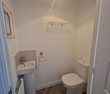 3 bedroom semi-detached house to rent - Photo 1