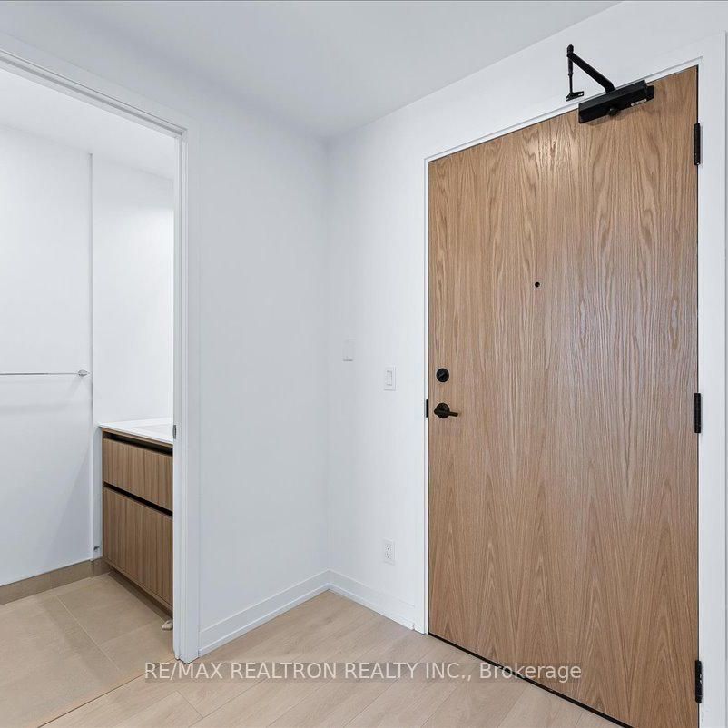 For Lease - 8 Beverley Glen Boulevard Unit# C616, Vaughan, Ontario - Photo 1