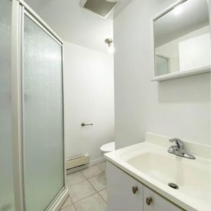 Logement 1 1/2 chauffé éclairé - Photo 3